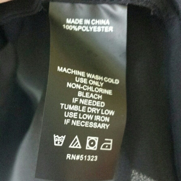 Vince Camuto Satin Color Block Sleeveless Blouse - Picture 6 of 6